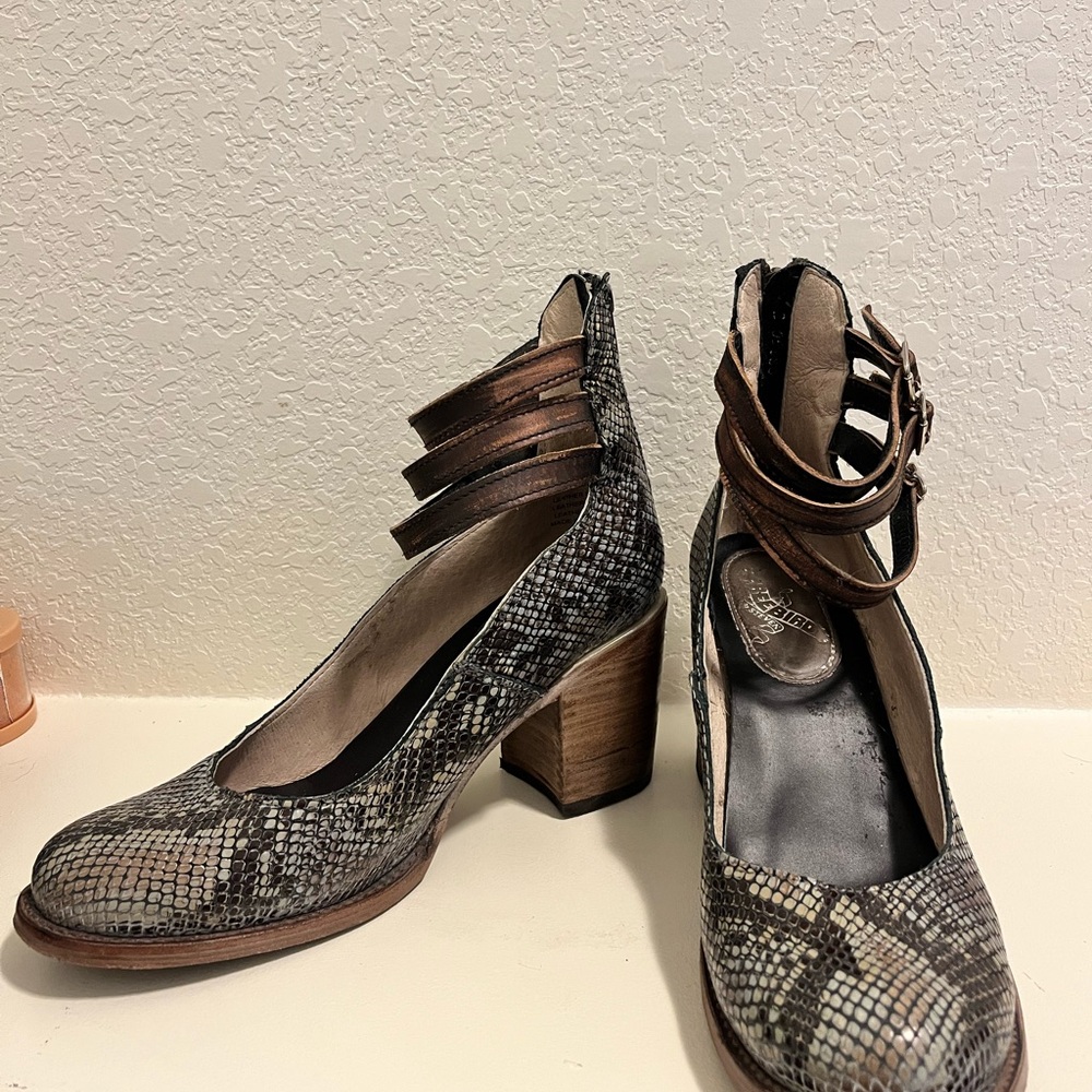Freebird by Steven Randii blue snake size 10